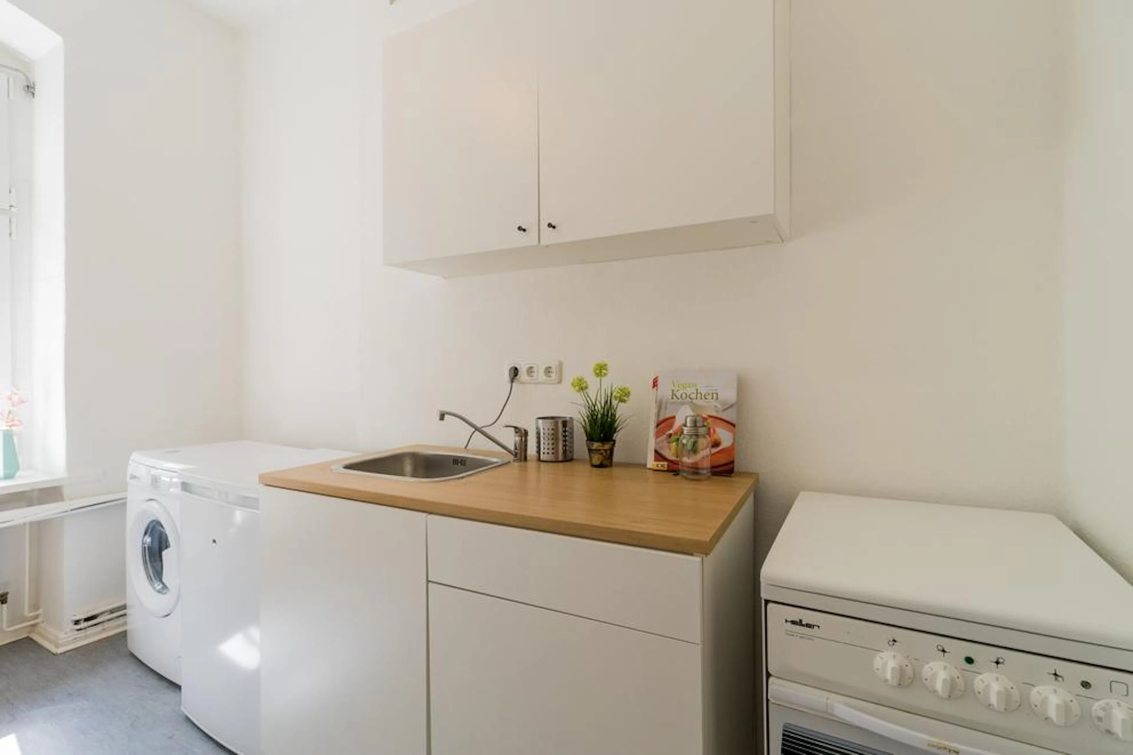 One Bedroom Apartment KITCHEN 4