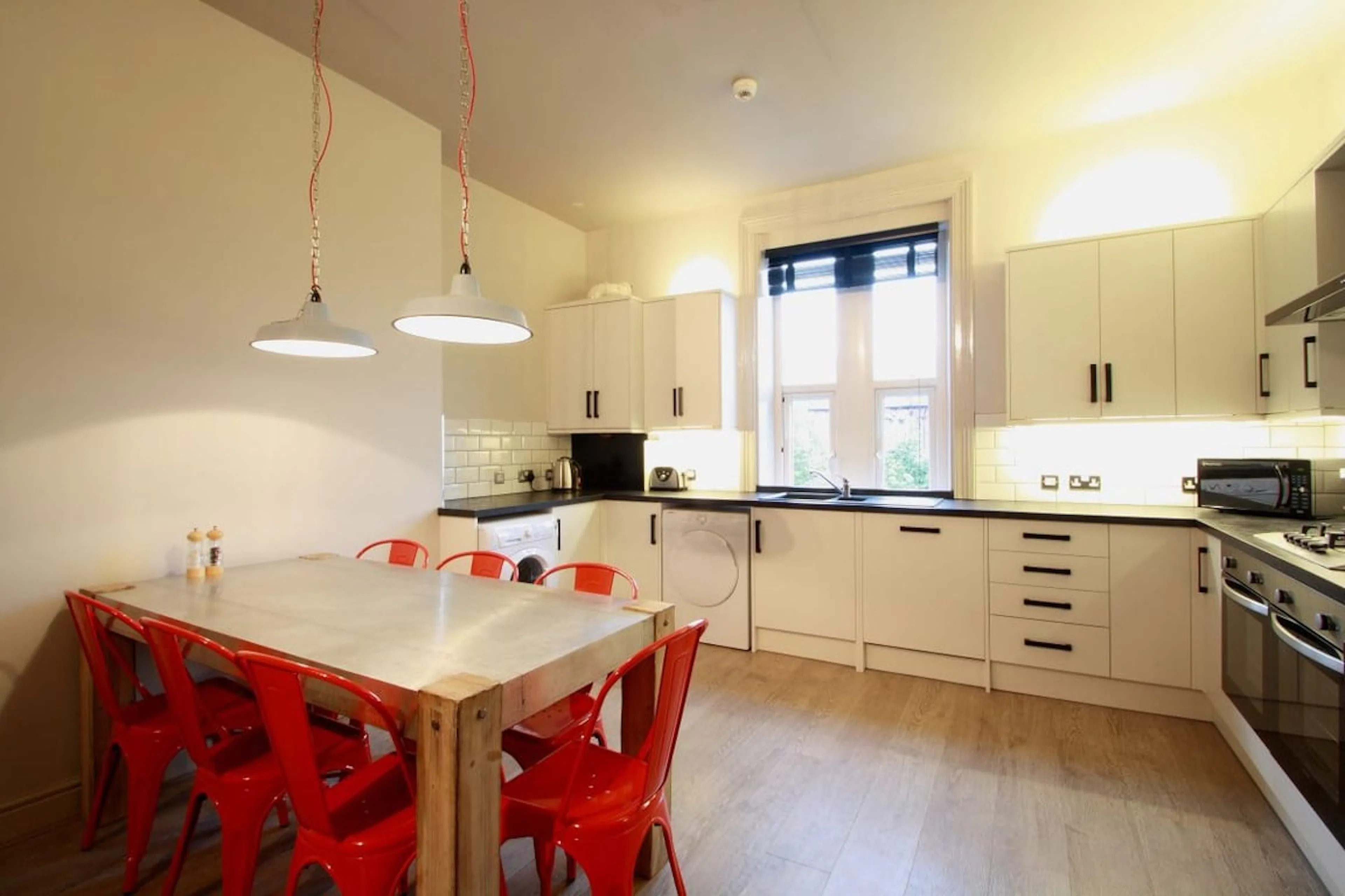 7 Bedroom apartment , Flat 2 KITCHEN 2
