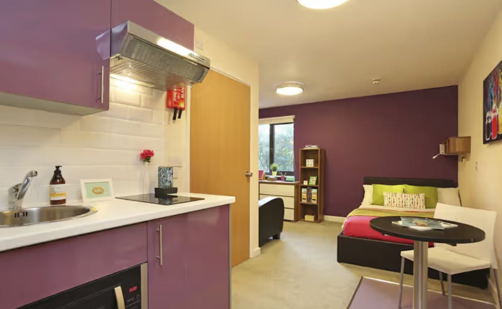 Premier Luxe Studio, Tallis Court