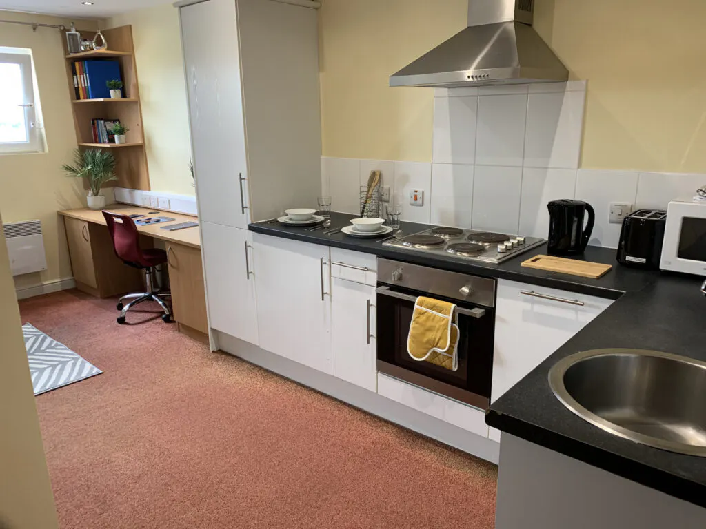 Deluxe Studio (UK Guarantor not required)