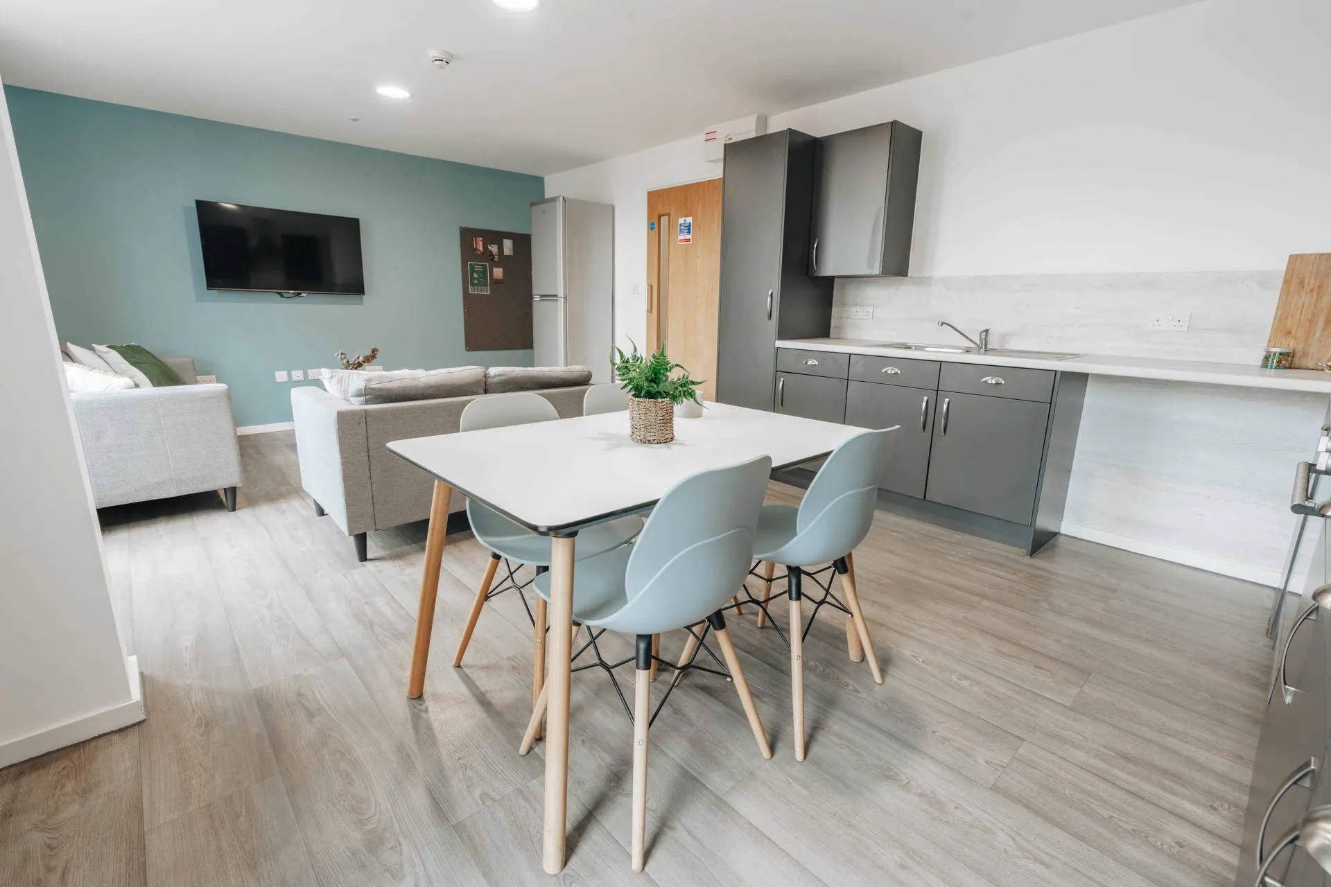 Silver En Suite (Mid Floors)