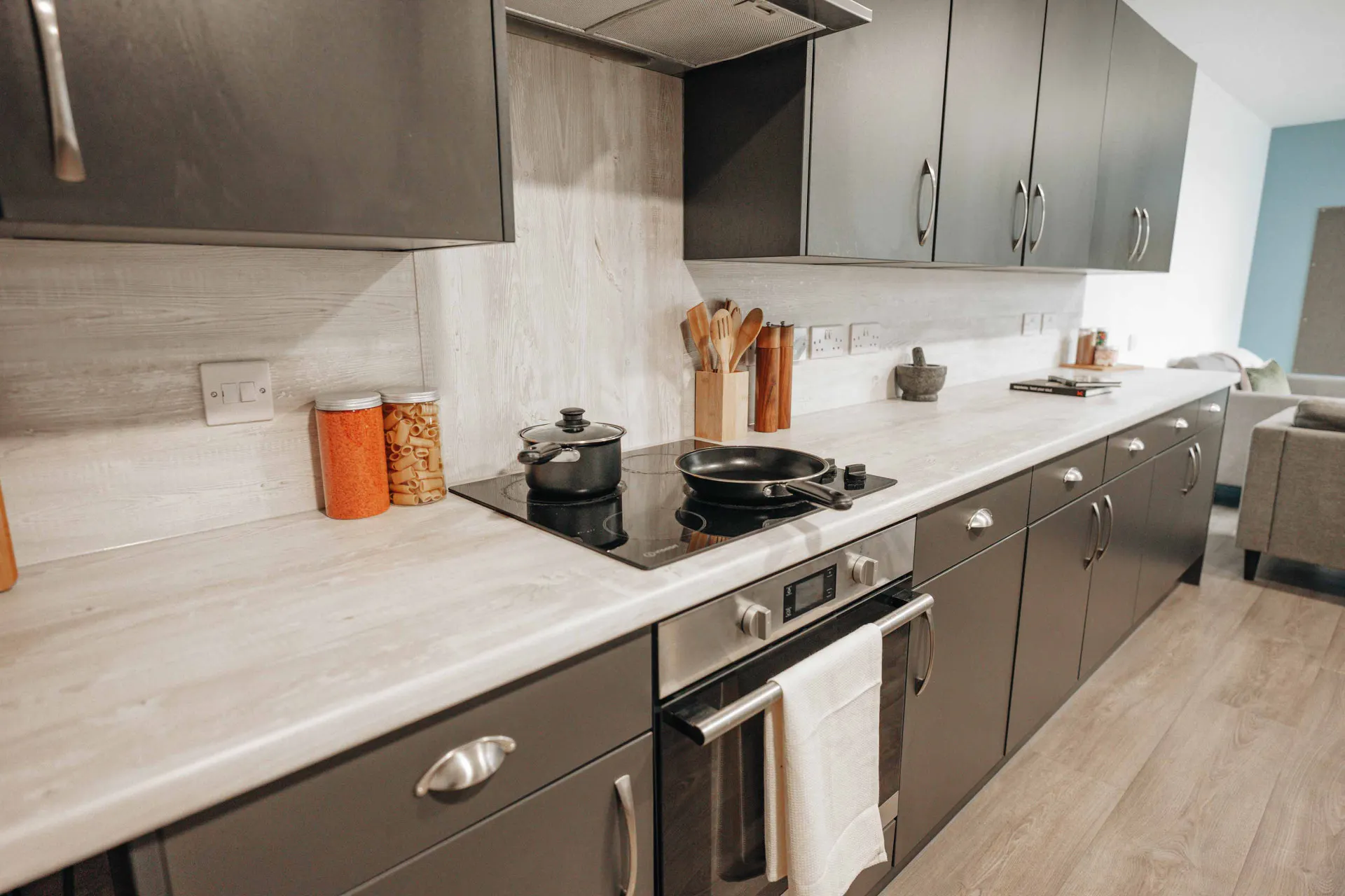Bronze En Suite (Washer/Dryer)