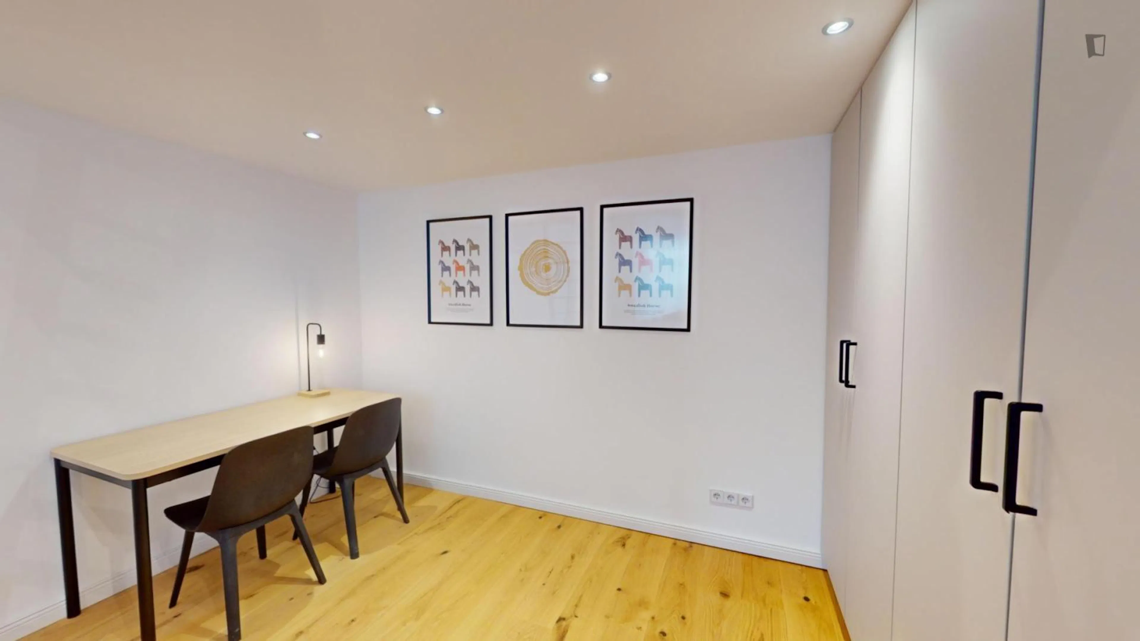 Modern studio close to Tiergarten Park ROOM 3