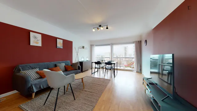 Luminious double bedroom in Quartier du Grand Parc room image 4