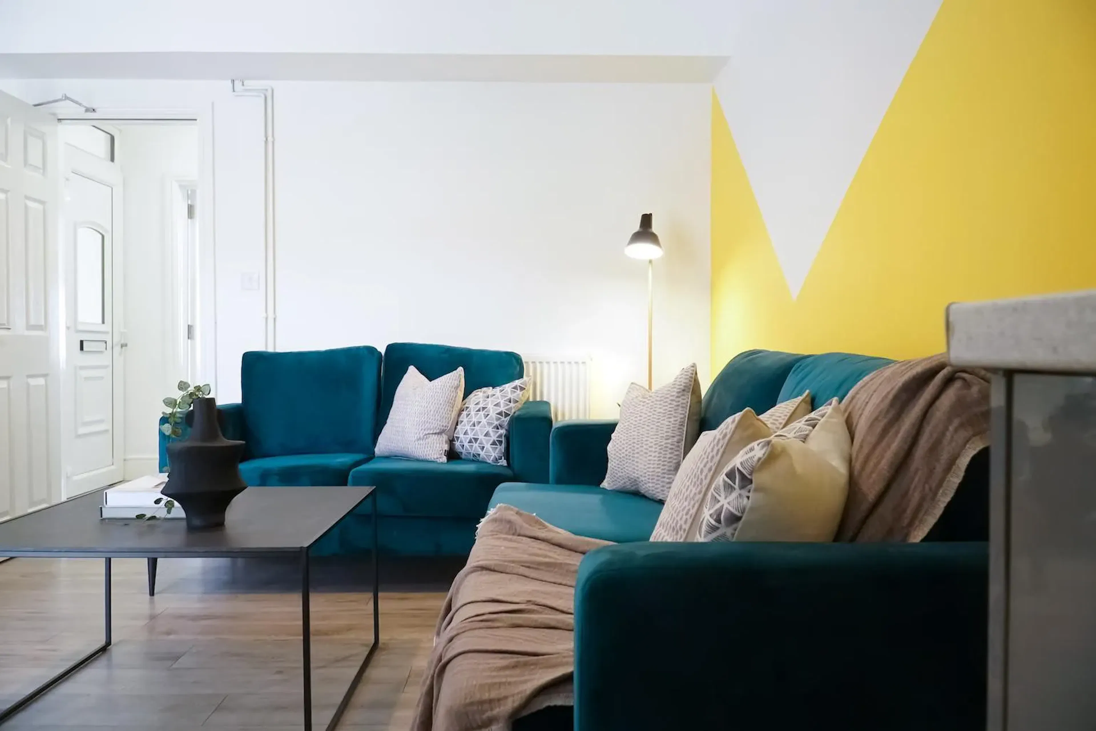 6 Bed Apartment ROOM 2