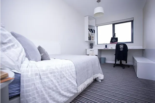 Large En-Suite room image 1