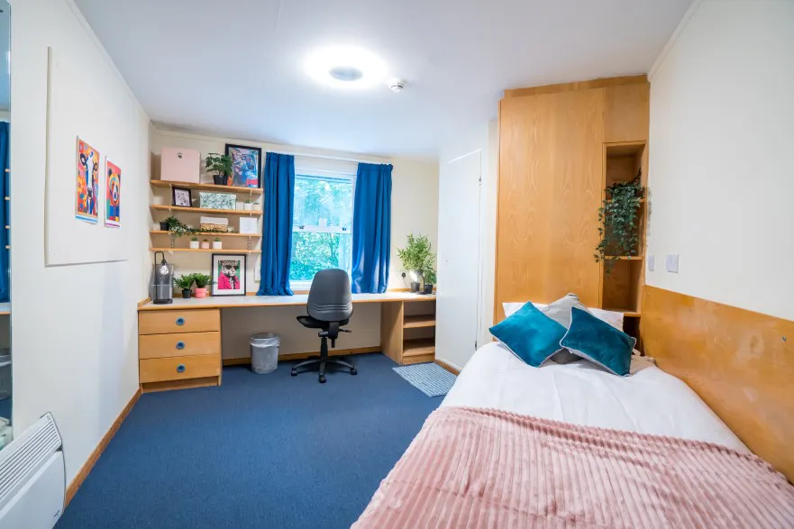 Large Ensuite ROOM