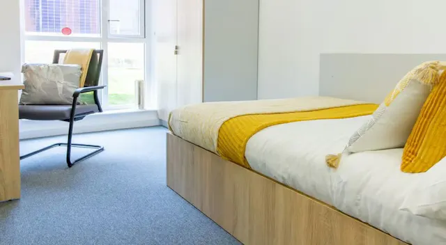 Large Premium Ensuite room image 1