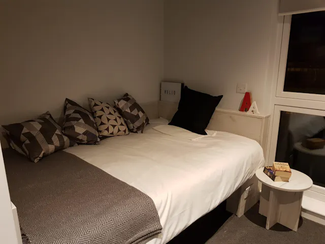 Large Studio Apartment room image 1