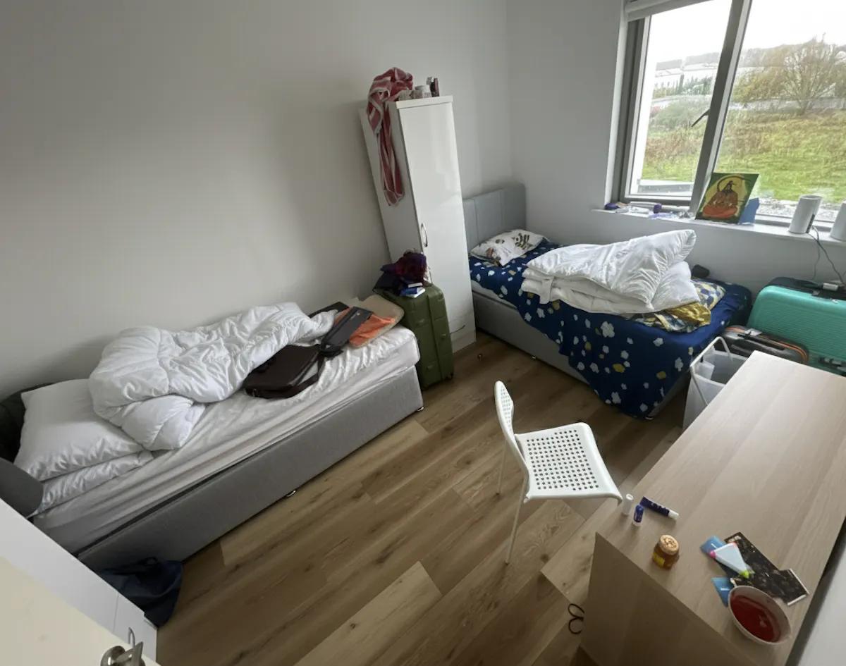 ROOM ROOM