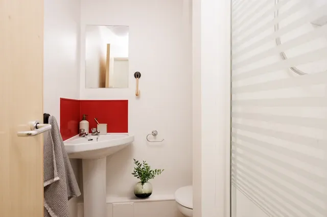 Ensuite Medium Standard Double