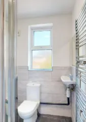 5 Bedroom Apartment BATHROOM 3