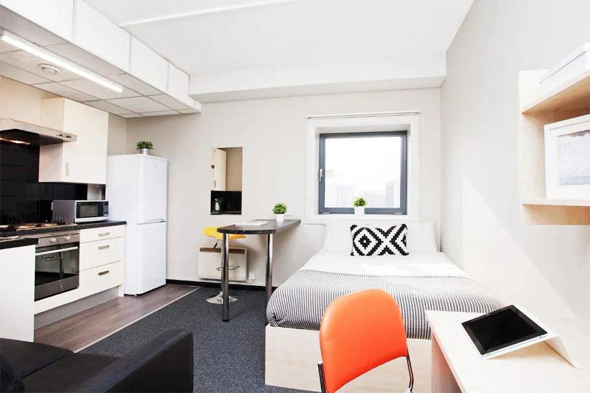 ROOM ROOM
