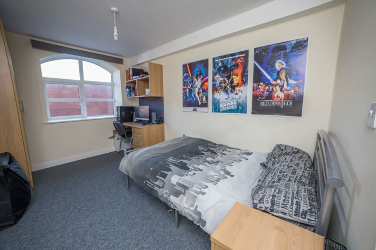 ROOM ROOM