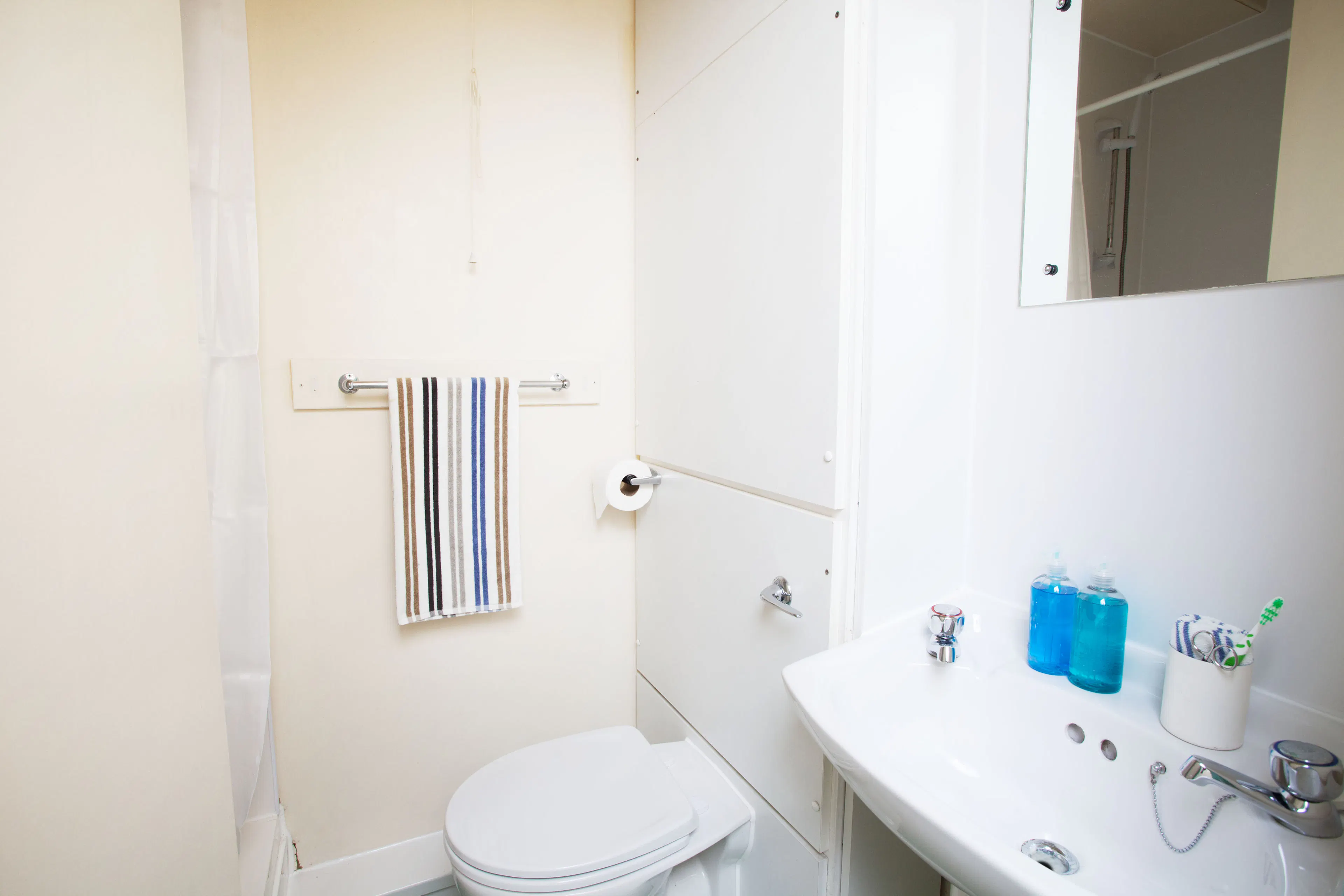 BATHROOM BATHROOM 3