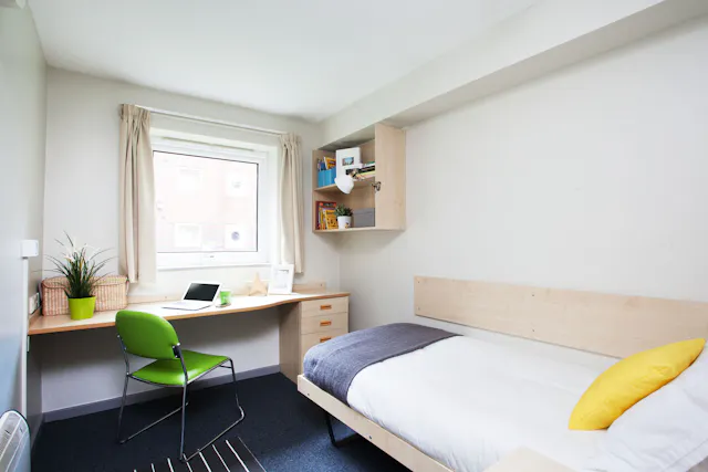 Studio Small High Double room image 2