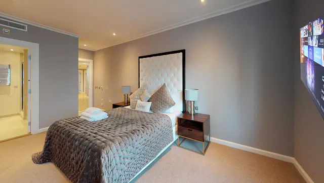 Master Room & Ensuite Bath room image 1