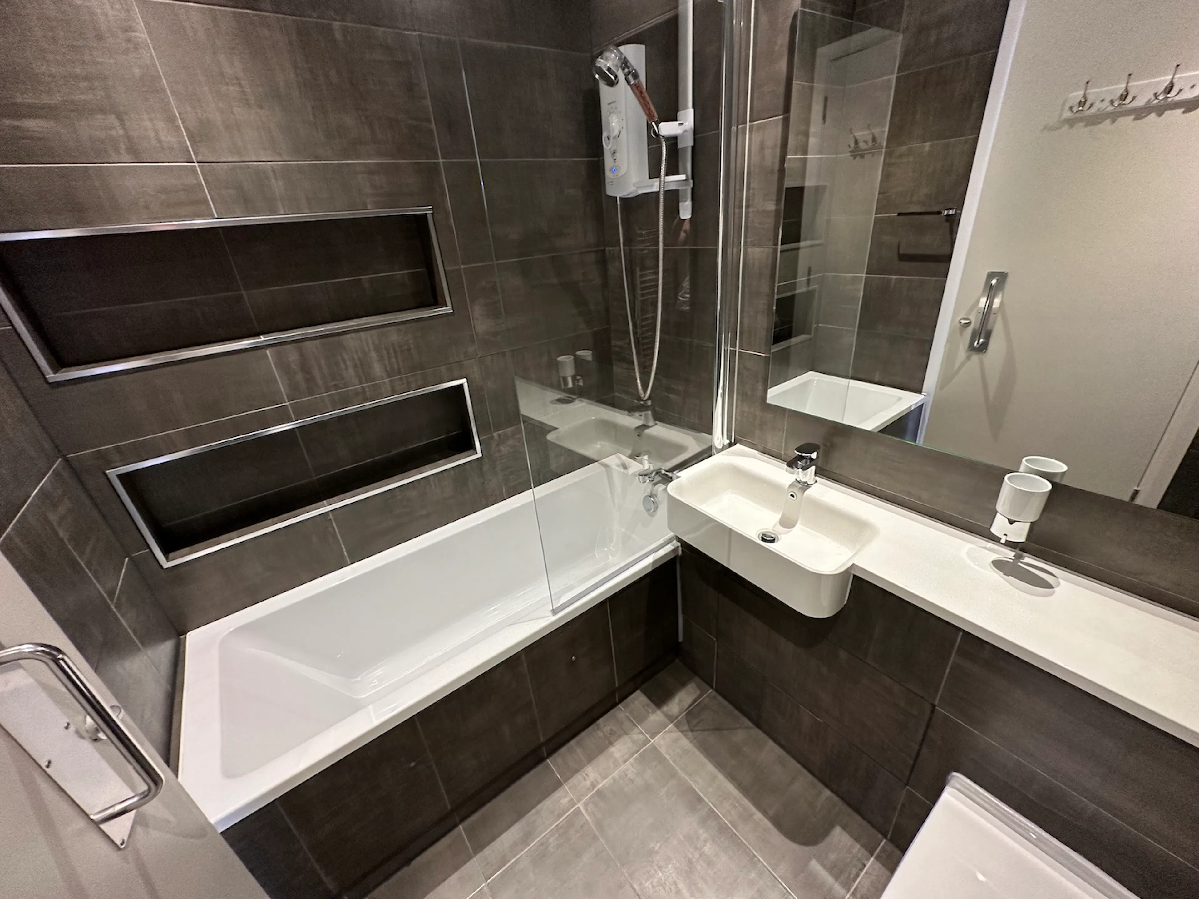 Master Room & Ensuite Bath BATHROOM 4