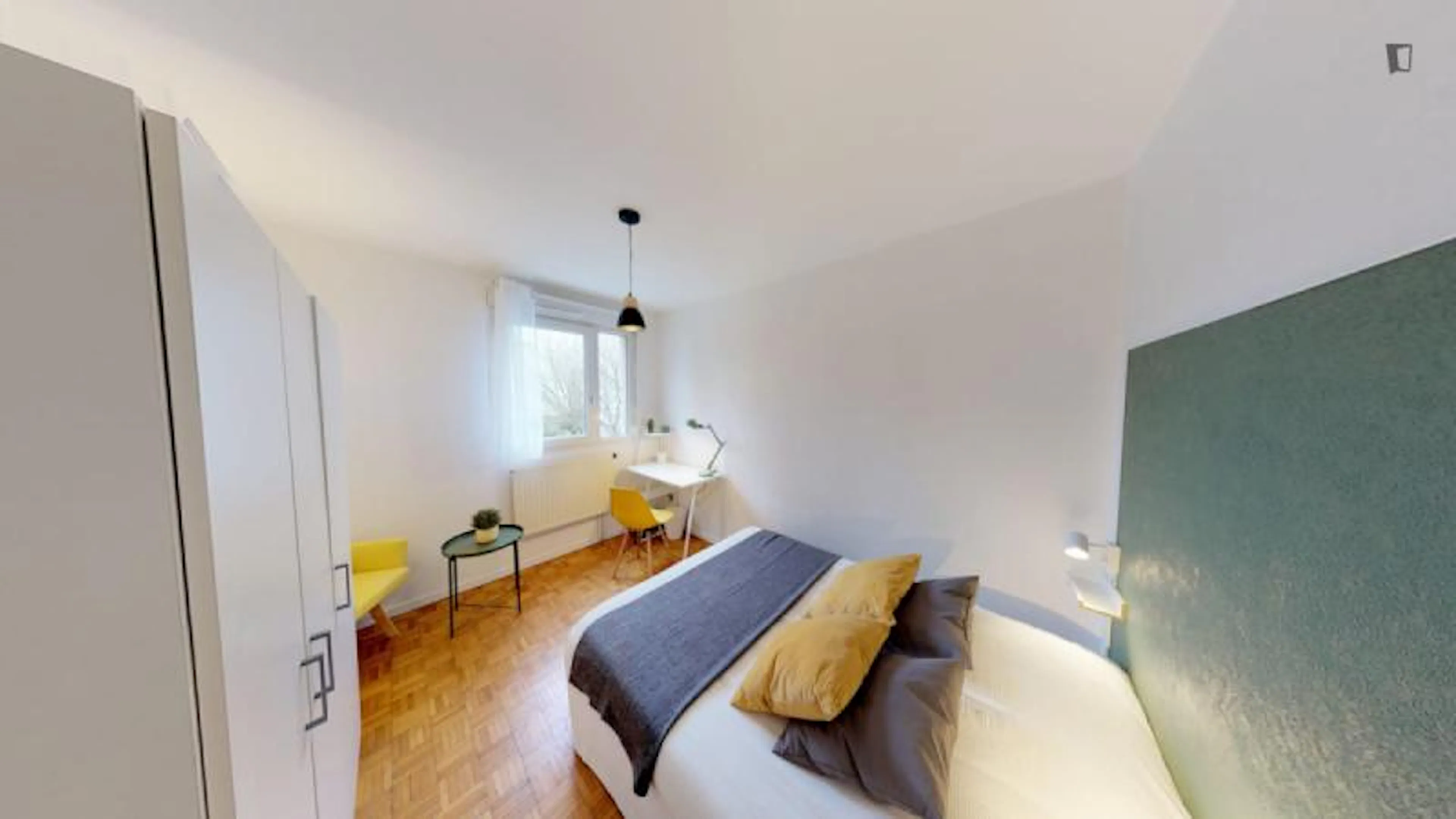 ROOM ROOM 1