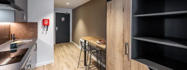 Premium Garden Studio room image 3