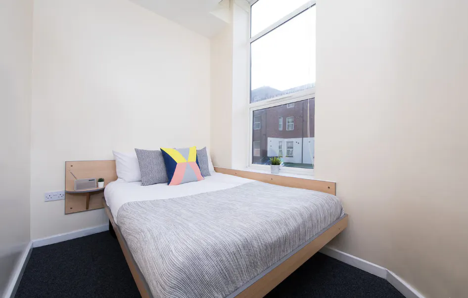 Ensuite: Three Bed Flat Large High Double