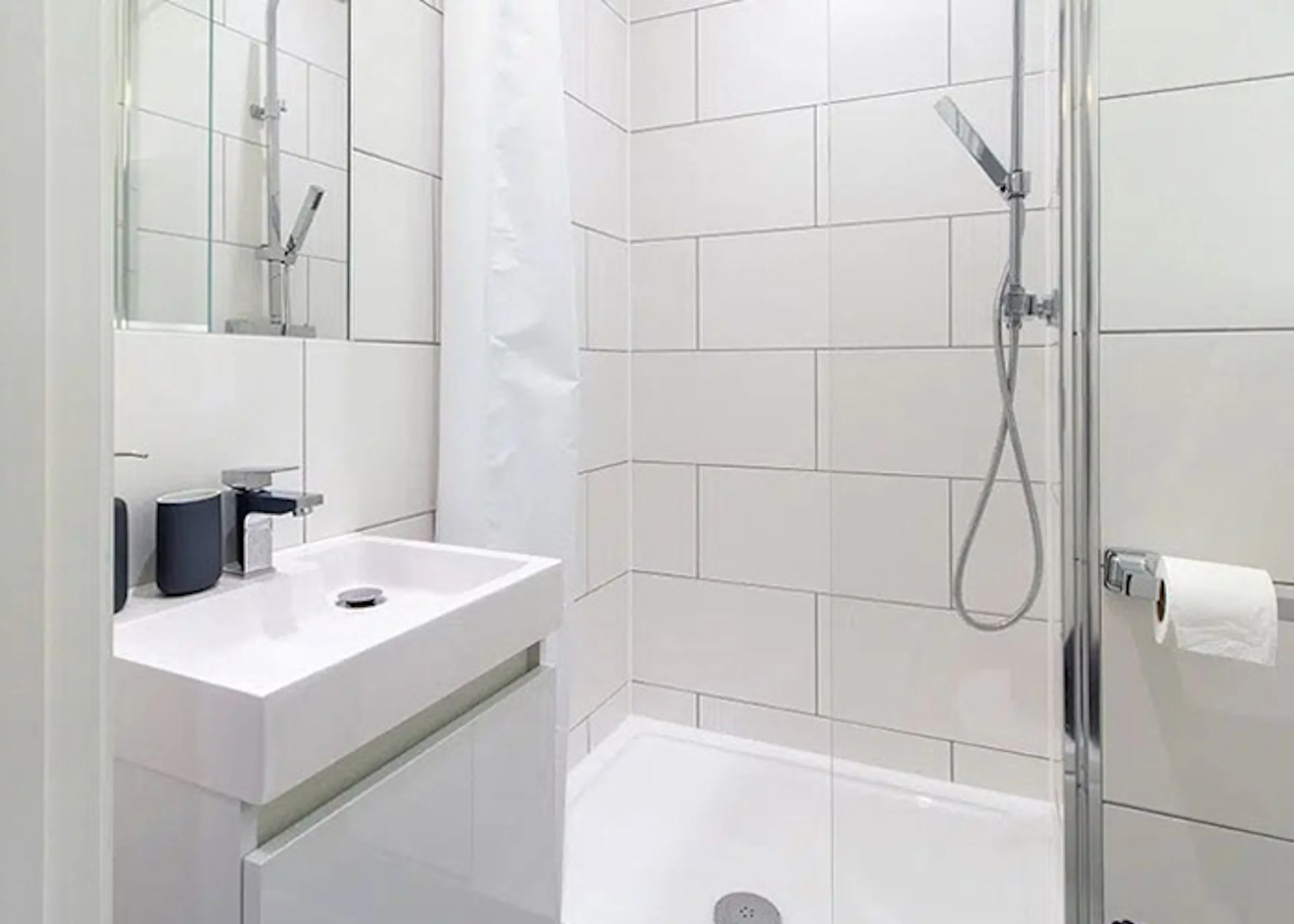 Gold Studio BATHROOM 2