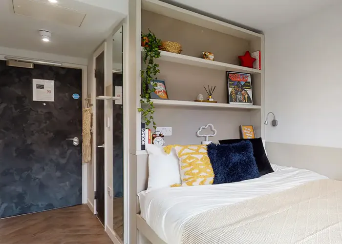 westminster-residence-london-Silver Studio Standard Corner View Lower Level