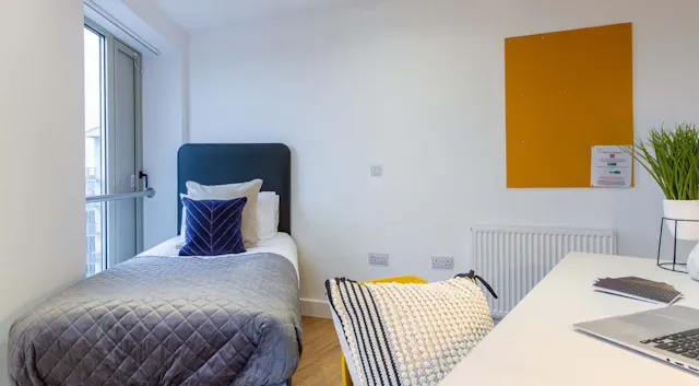 Standard room image 2
