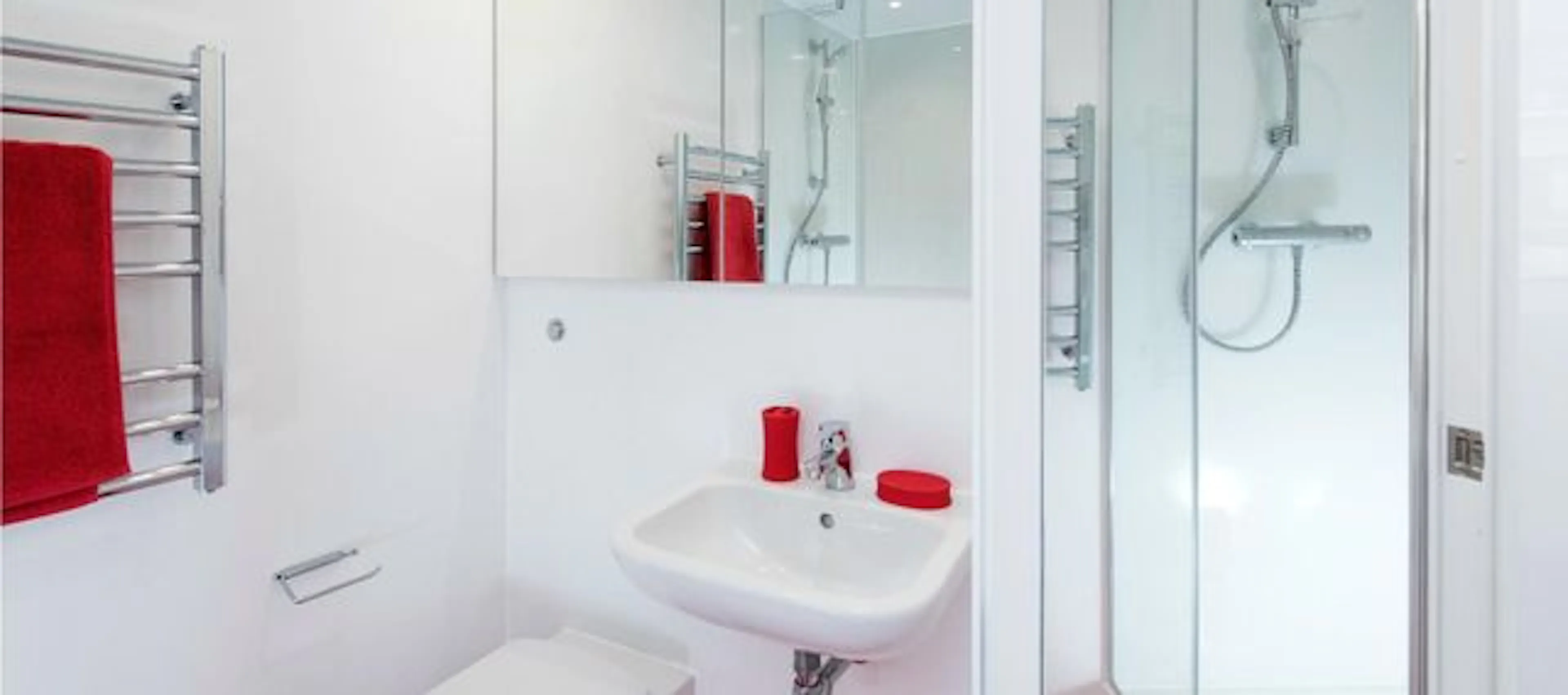 Single Studio BATHROOM 2