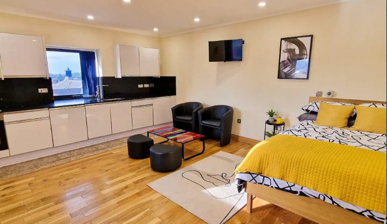 Premier Deluxe Studio