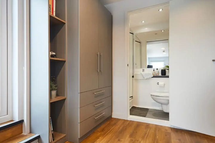 Penthouse Studio Plus