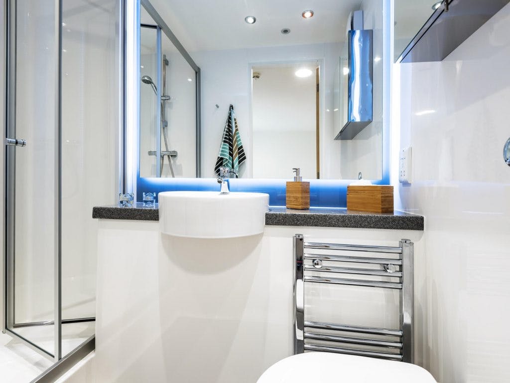 Copper En Suite