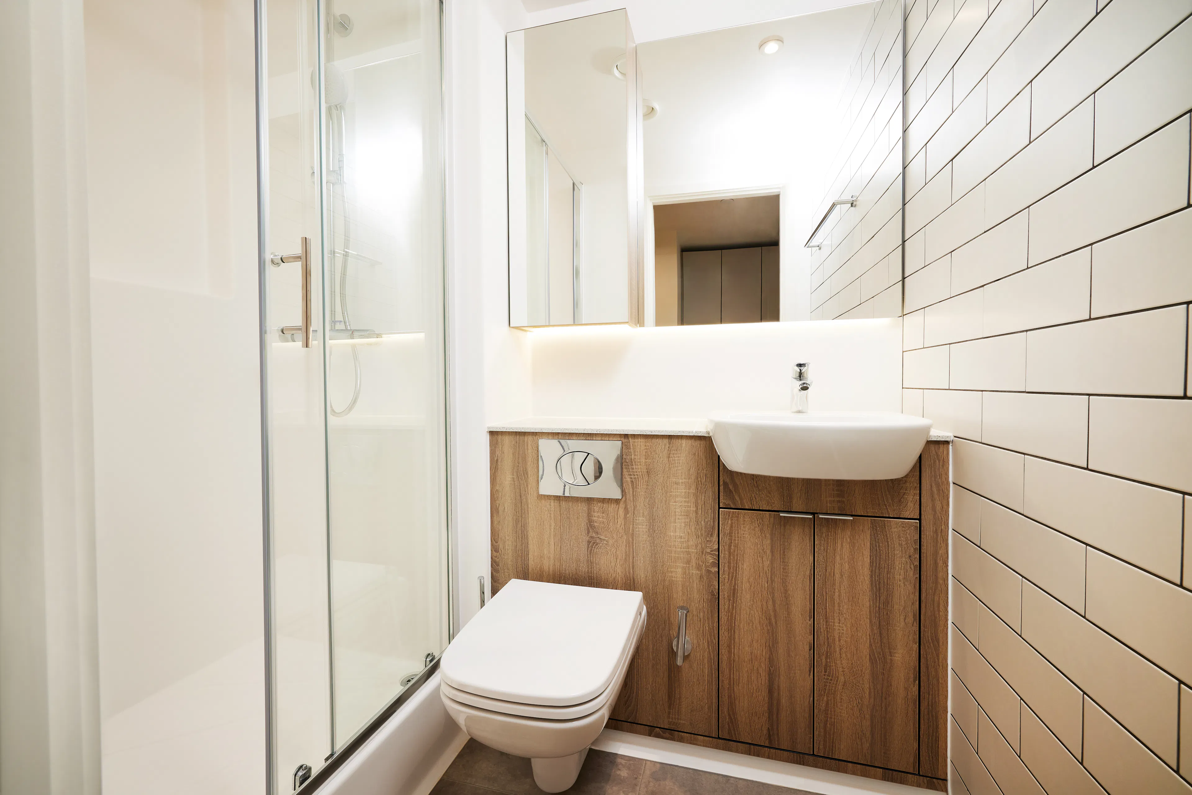 Premium BATHROOM 2