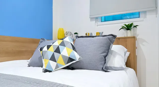 Premium Ensuite room image 2