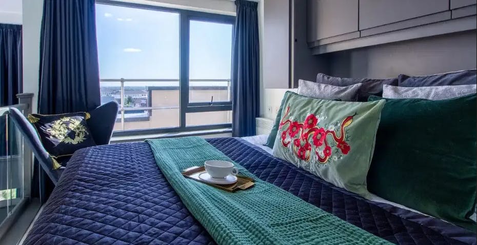 Premium Mezzanine Studio