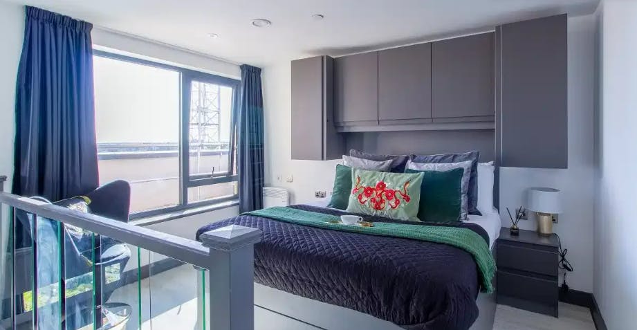 Premium Mezzanine Studio