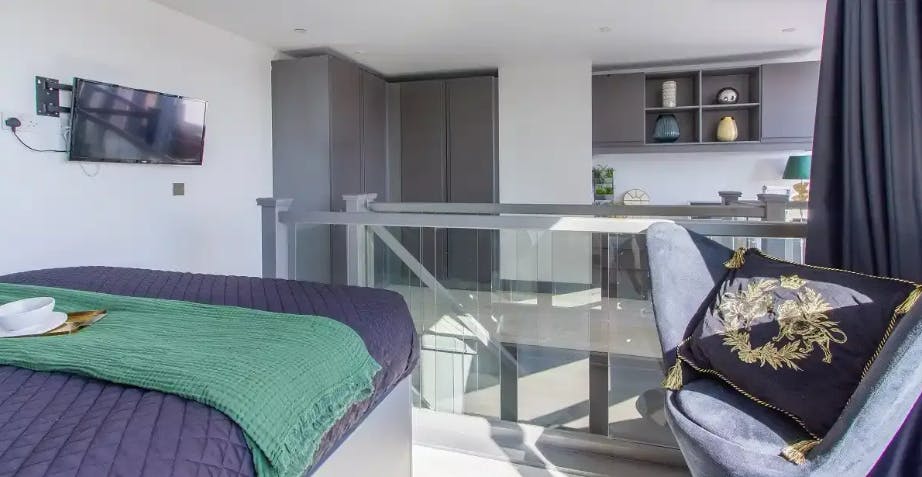 Premium Mezzanine Studio