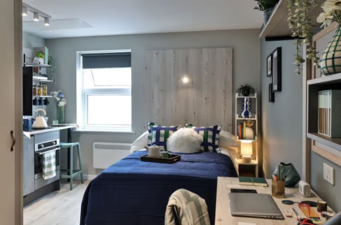 Premium Smaller Studio