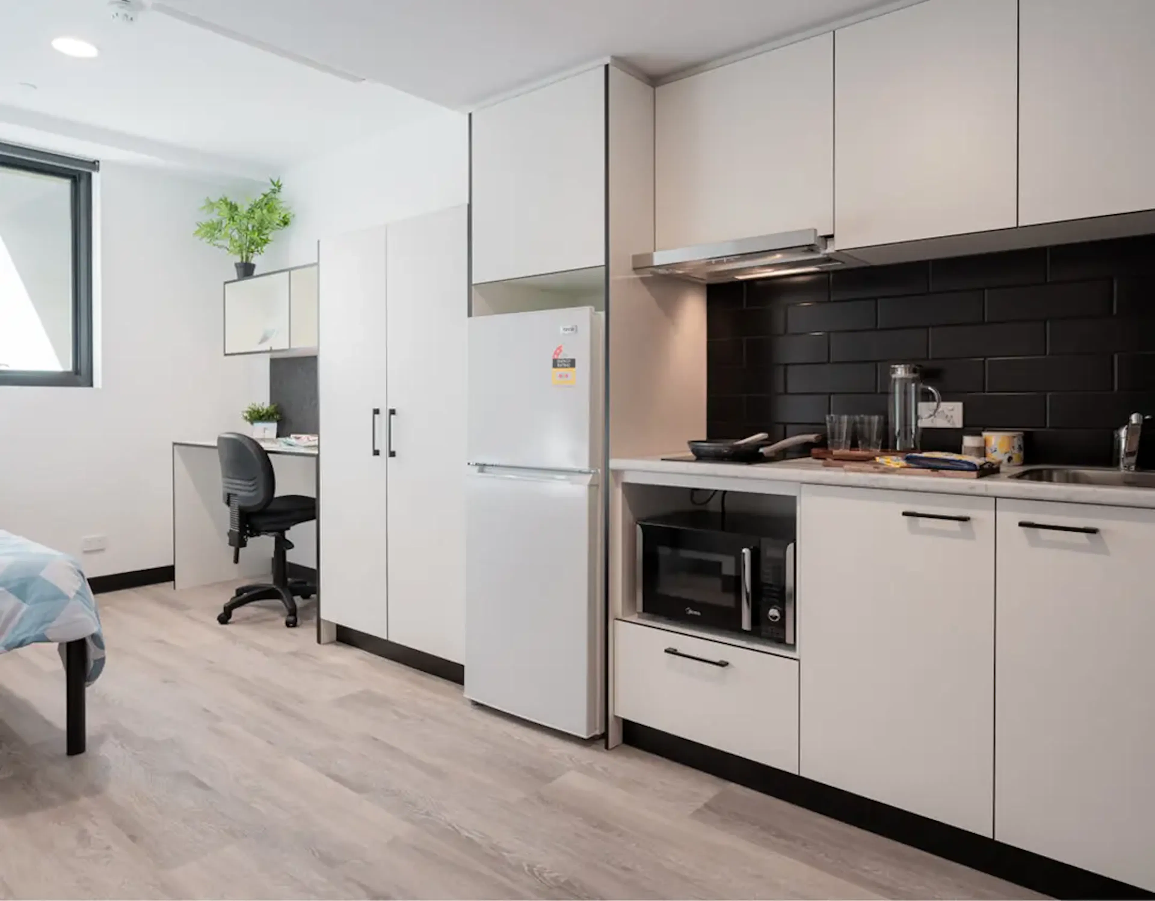 Private Studio Gold KITCHEN 1