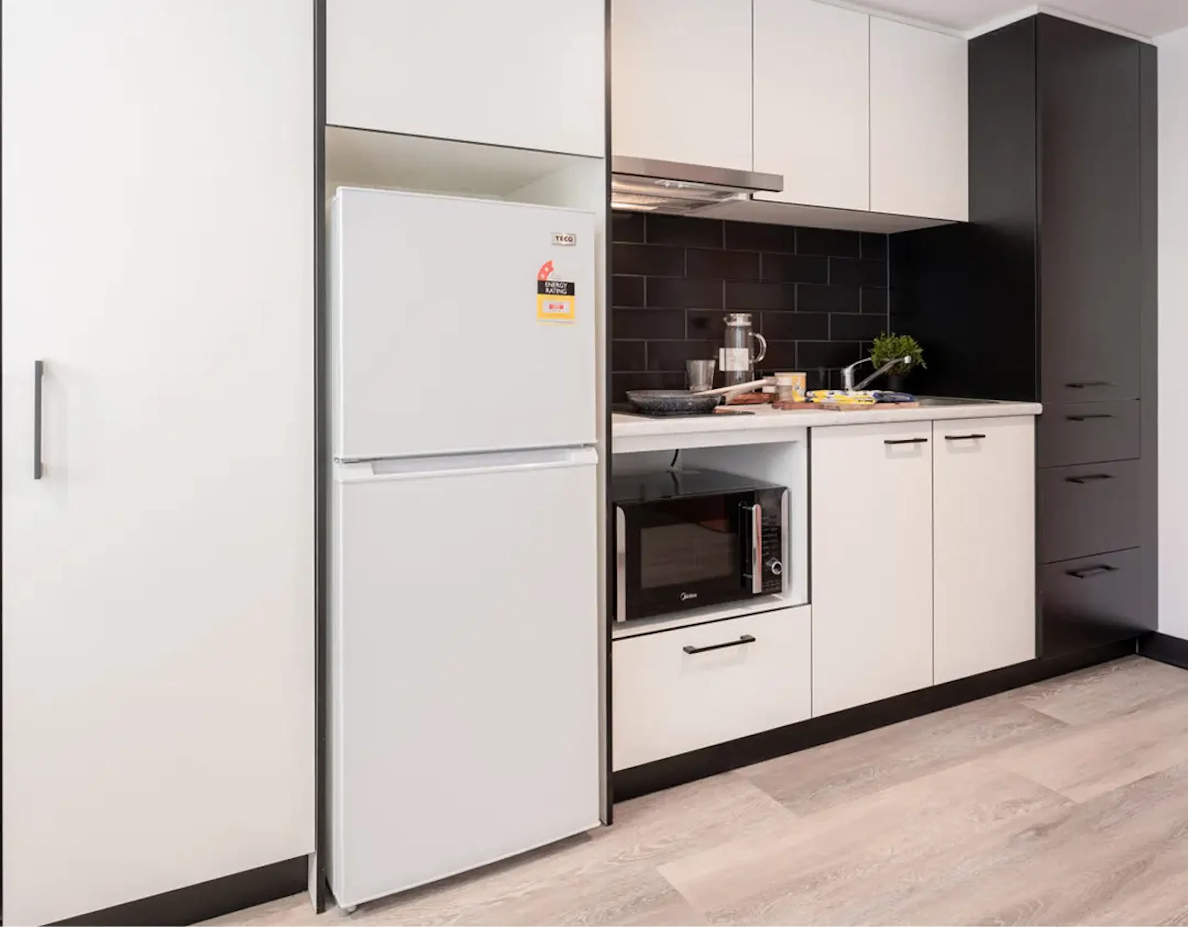Private Studio Gold KITCHEN 2