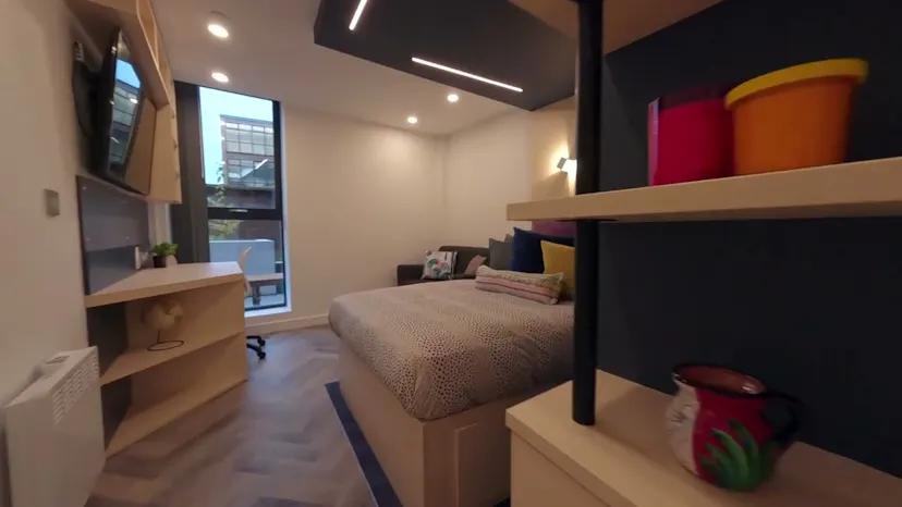 Property video thumbnail 1