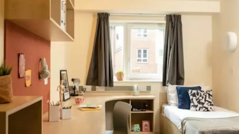 Property video thumbnail 1
