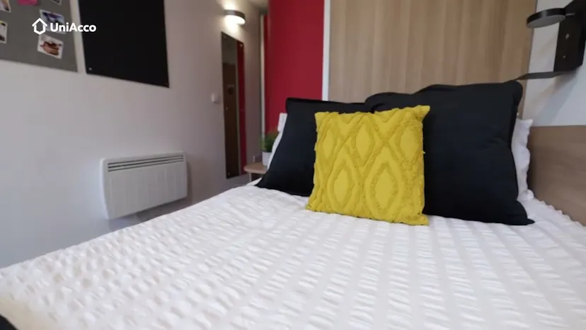 Property video thumbnail 1