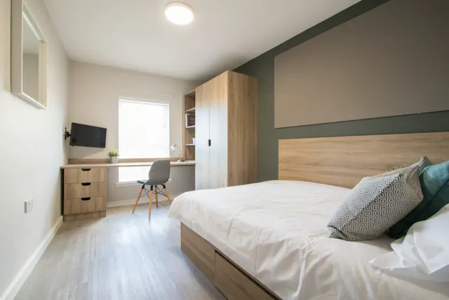 Flat 10, 6 room image 1