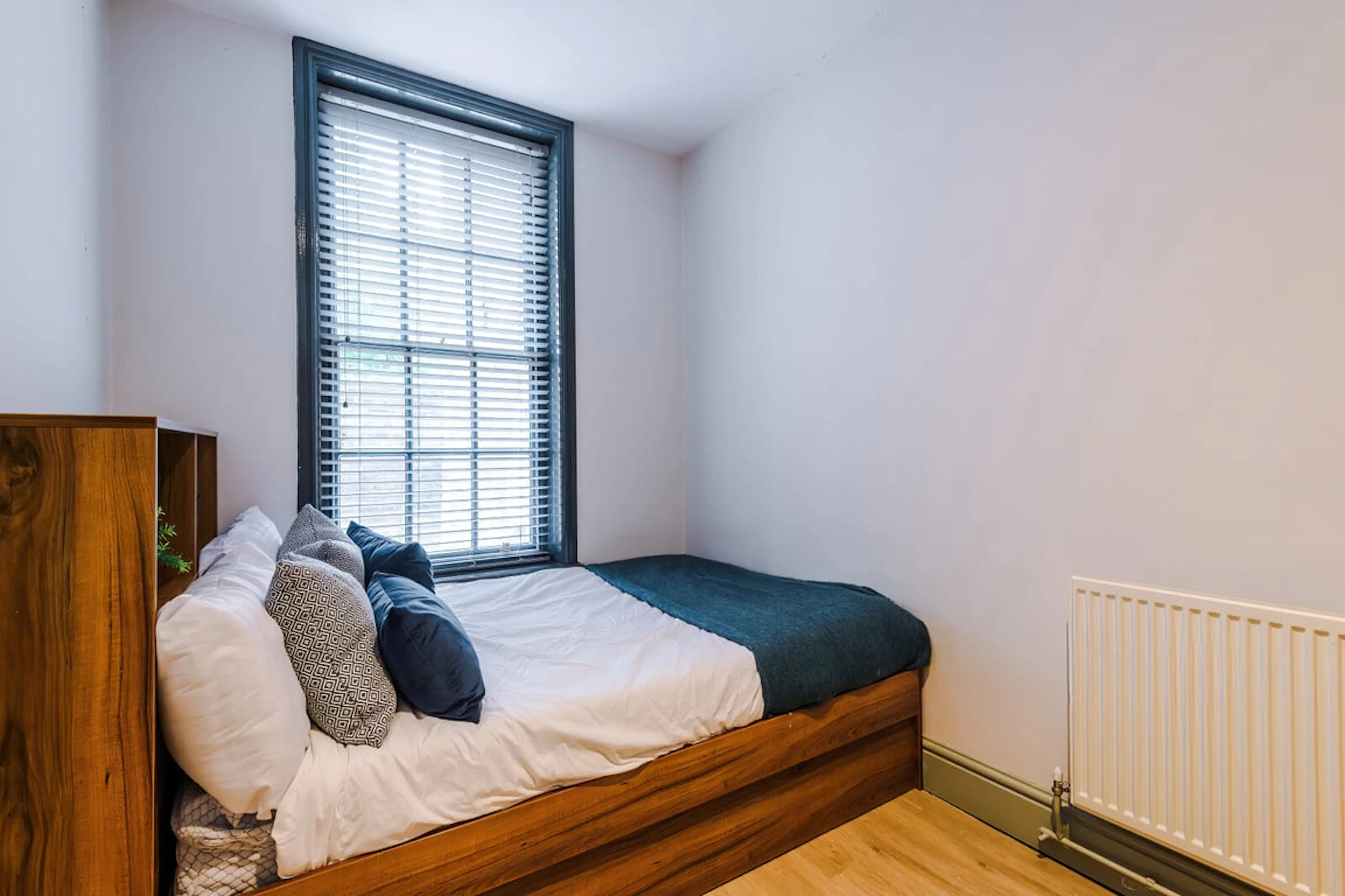 ROOM ROOM 4