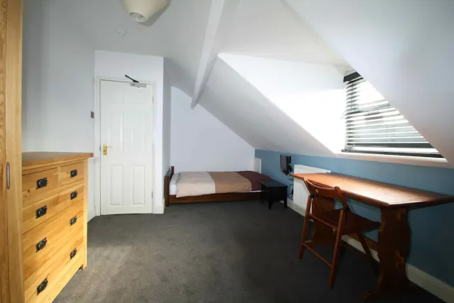 6 Bedroom Apartment room image 5