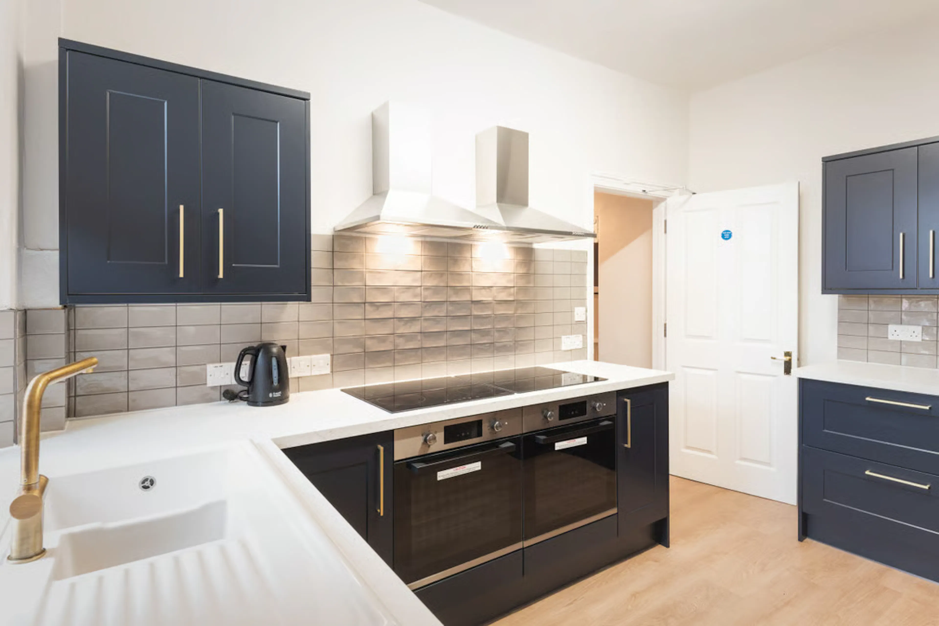 8 Bedroom Apartment KITCHEN 2