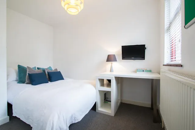 Flat 4, 7 room image 1