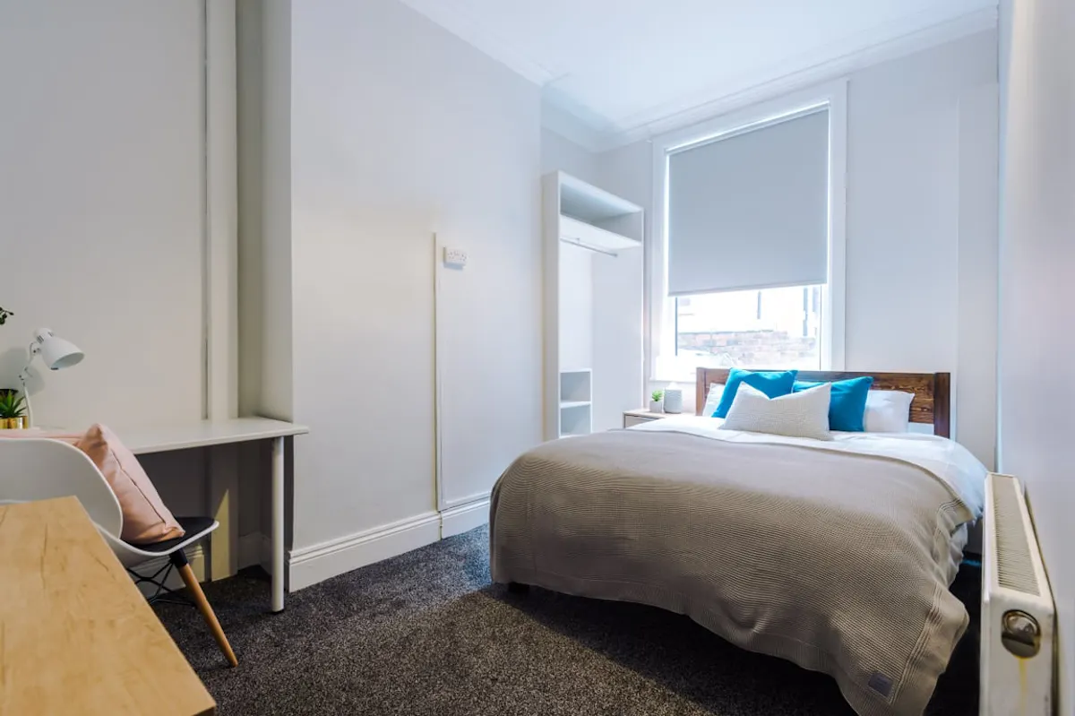 7 Bedroom Apartment ROOM