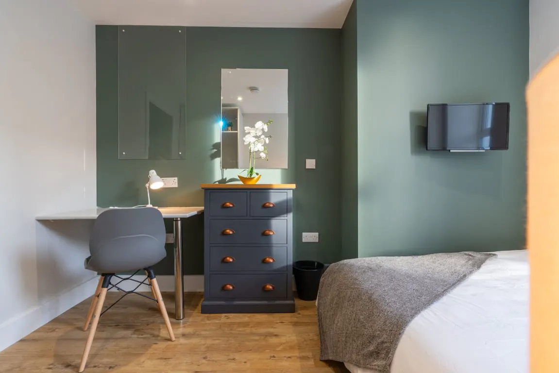 122 Walter Road-Swansea-ROOM-1